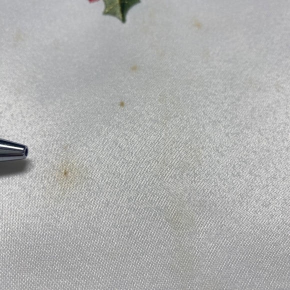 Holiday Table Runner Poinsettia Embroidery Christmas Decor White Red *Read* - Picture 3 of 8